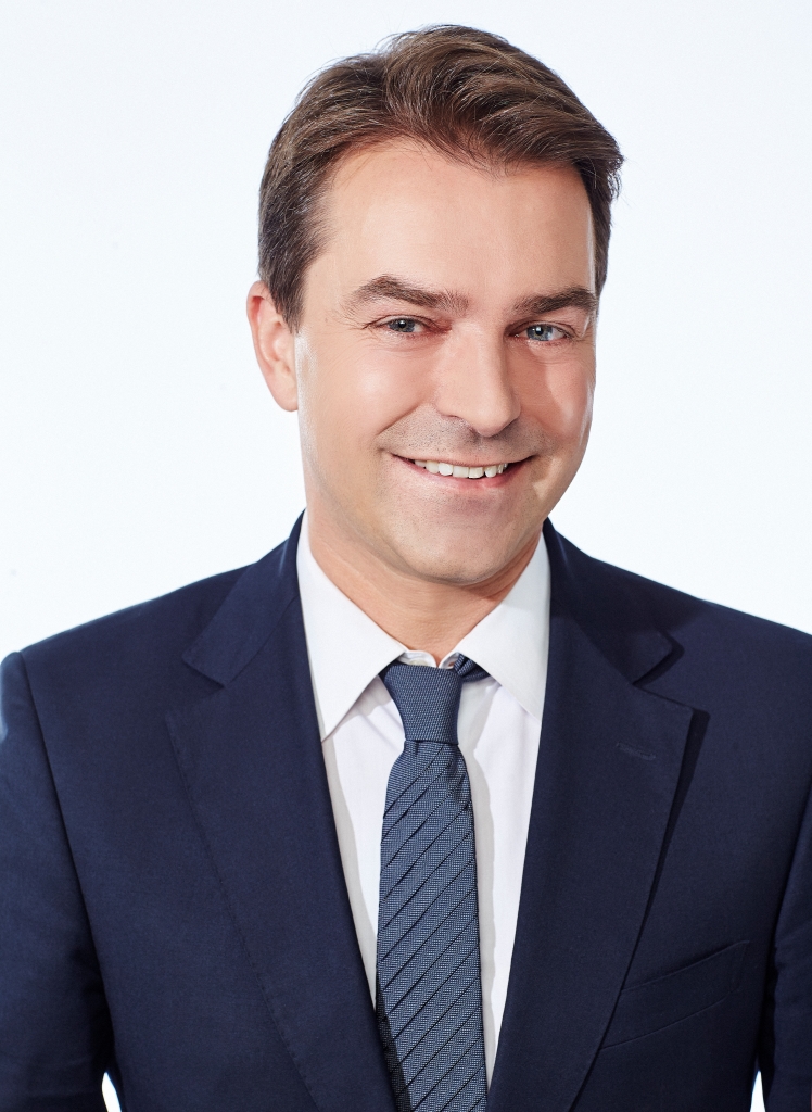 <hr></hr>Frank Kollmar (<em>he/him</em>)
<br>President &CEO
<br>L’Oréal Canada