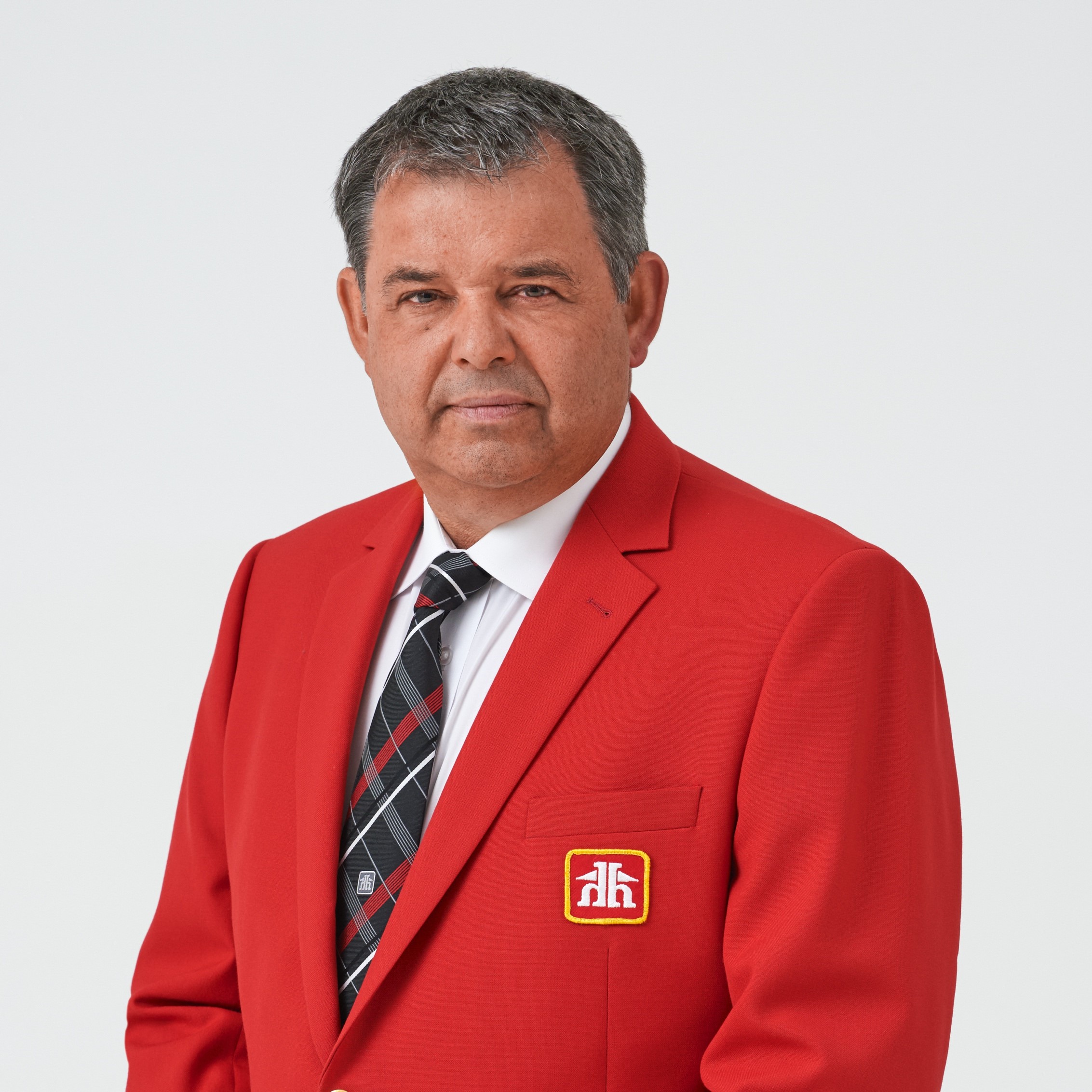 <hr></hr>Kevin Macnab, 
<br>President & CEO
<br>Home Hardware Limited Stores
