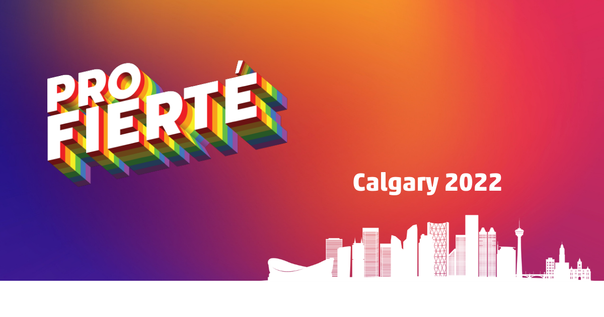 Un atout visuel de Pro Fierté Calgary. On y trouve le logo de Pro Pride à gauche, le mot Calgary au sommet de la ligne d'horizon de la ville.